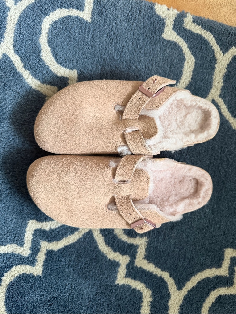 NWOT Birkenstock Suede Shearling Clogs in Blush Sz 36 - Picture 3 of 3